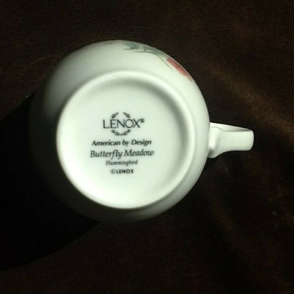 2 new Lenox Butterfly Meadow 12-oz Porcelain Mugs .. each features a Hummingbird - Picture 2 of 7